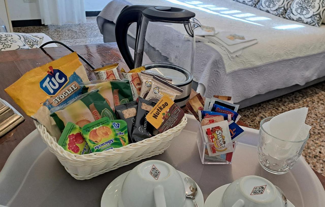 Dora Aurea Hotel Леванто Екстериор снимка
