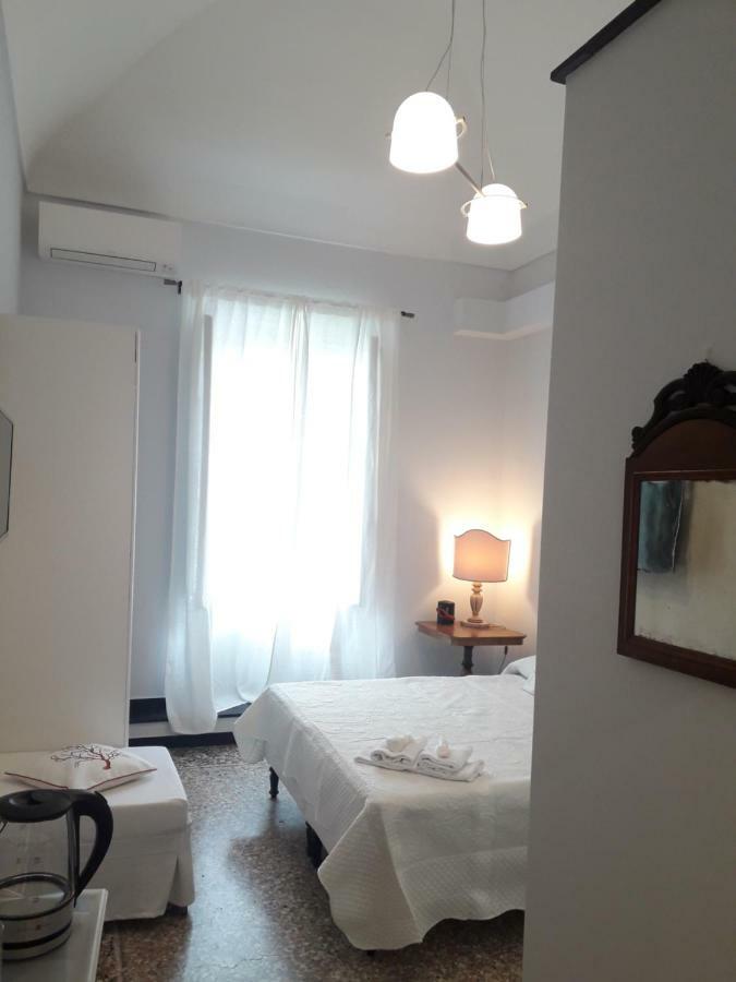 Dora Aurea Hotel Леванто Екстериор снимка