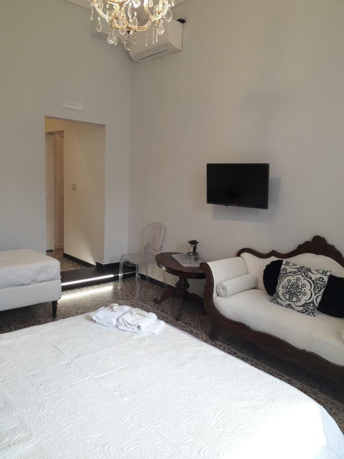Dora Aurea Hotel Леванто Екстериор снимка