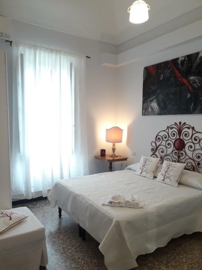 Dora Aurea Hotel Леванто Екстериор снимка